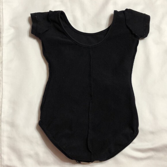 Mirella Girls Dance Ballet Black Leotard Princess Seam Cap Sleeve Size 2-4 CHP - Picture 6 of 8